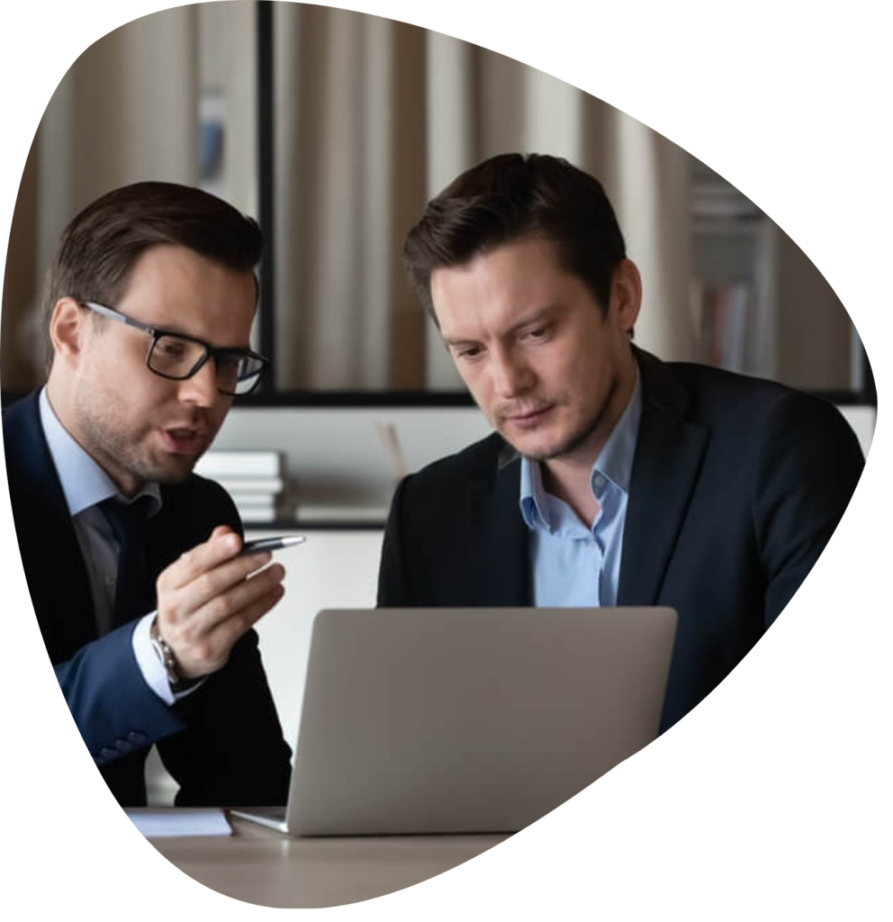 Coach mentoring employee online